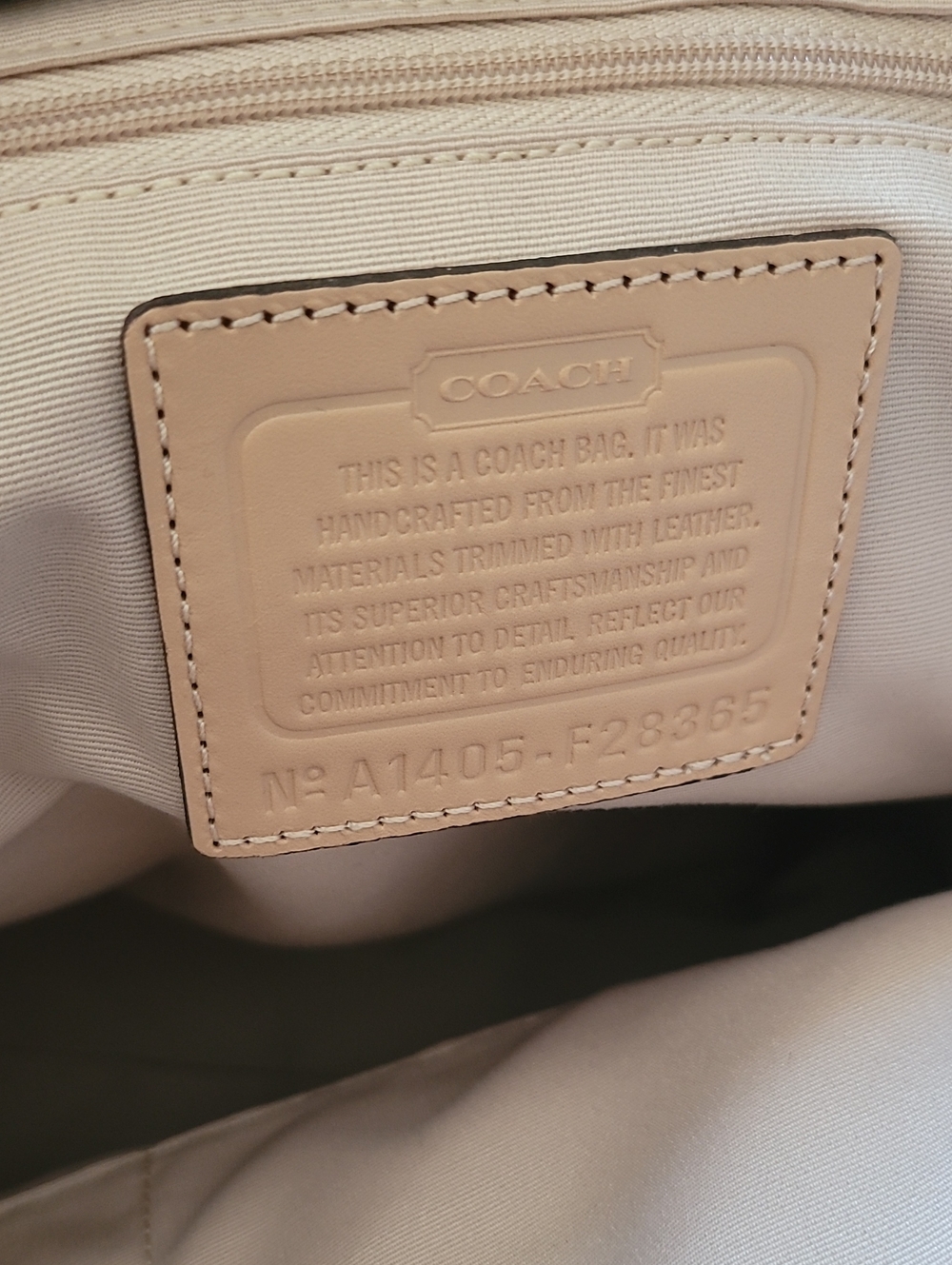 New COACH Peyton Signature Zip Top Tote F28365 - Picture 8 of 12